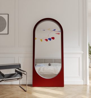 Lustro Player Burgundy Star Hogai – duże stojące lustro do salonu
