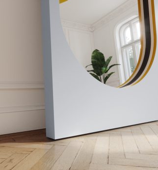 Lustro Player Grey Flow Hogai – duże stojące lustro do salonu