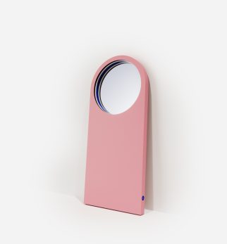 Lustro Cellist Pink Power – ciekawe stojące lustro do każdego wnętrza