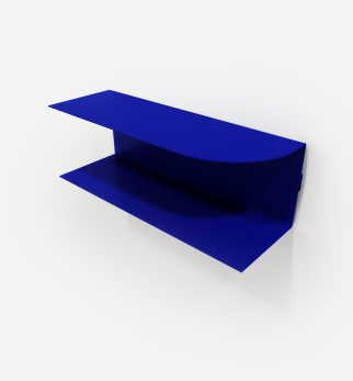 Designerska półka ścienna Miller w kolorze głębokiego kobaltu Cobalt Love – polski design. Hogai premium.