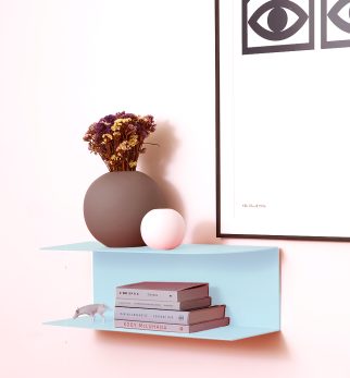 Designerska półka ścienna Miller w kolorze błękitnym Baby Blue – polski design. Hogai premium.