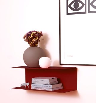 Designerska półka ścienna Miller w kolorze burgundowym Burgundy Star – polski design. Hogai premium.
