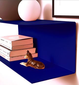 Designerska półka ścienna Miller w kolorze głębokiego kobaltu Cobalt Love – polski design. Hogai premium.