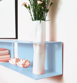 Zestaw designerskich półek metalowych Hogai – modele Miller i Smith w kolorze błękitnym Baby Blue.