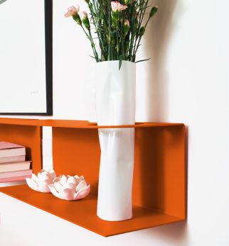 Zestaw designerskich półek metalowych Hogai – modele Miller i Smith w kolorze pomarańczowym Orange Joy.