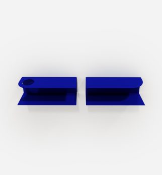 Zestaw designerskich półek metalowych Hogai – modele Miller i Smith w kolorze głębokiego kobaltu Cobalt Love.