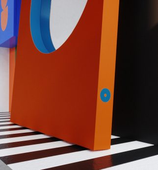 Lustro Artist Orange Joy Hogai – duże niesymetryczne lustro do salonu