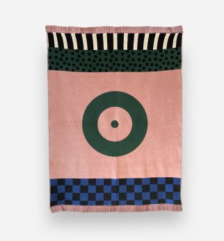 Caregiver Green Point designer cotton blanket, 150x200 cm – green and pink geometric pattern by Hogai.
