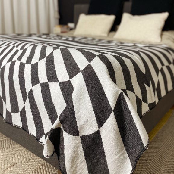 OP-ART BEDCOVER