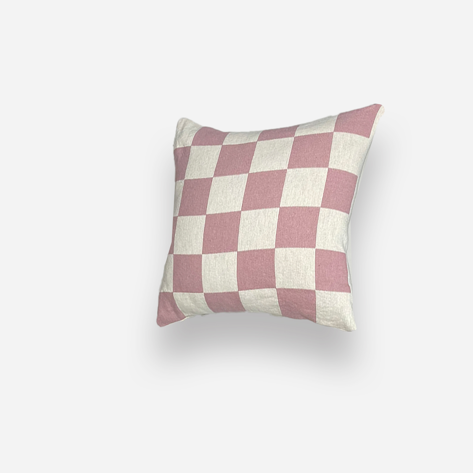 CHP_p1 | Hogai Żakardowa poduszka chess cushion hogai – ręcznie robiona poduszka z surowej przędzy bawełnianej w różowa szachownicę.