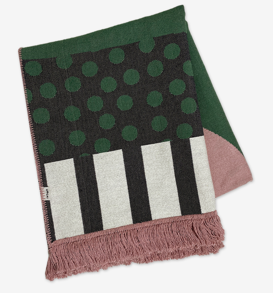 GreenPoint_k_podl1c | Hogai Designerska bawełniana narzuta na łóżko caregiver green point 165x210 cm – zielono-różowa, geometryczny wzór od hogai.