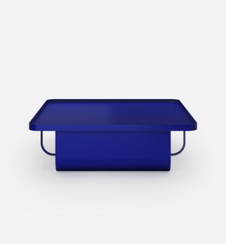 Kobaltowy designerski stolik kawowy Journalist Cobalt Love Hogai – nowoczesny metalowy, o lekkiej i wyrafinowanej formie.