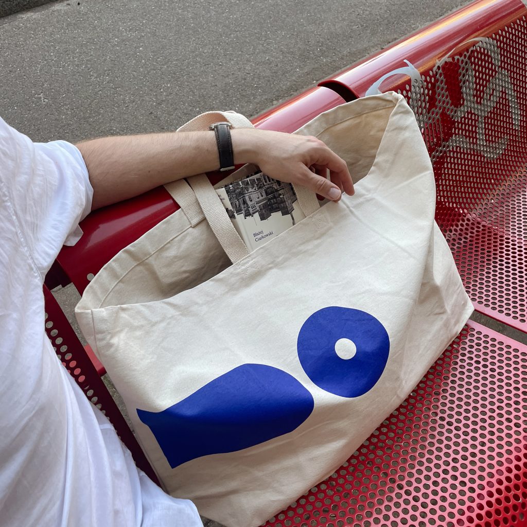 detal_cream19 | Hogai Torba miejska exclamation w kolorze kremowo-kobaltowym – elegancki i pojemny shopper bag dla niej i dla niego.