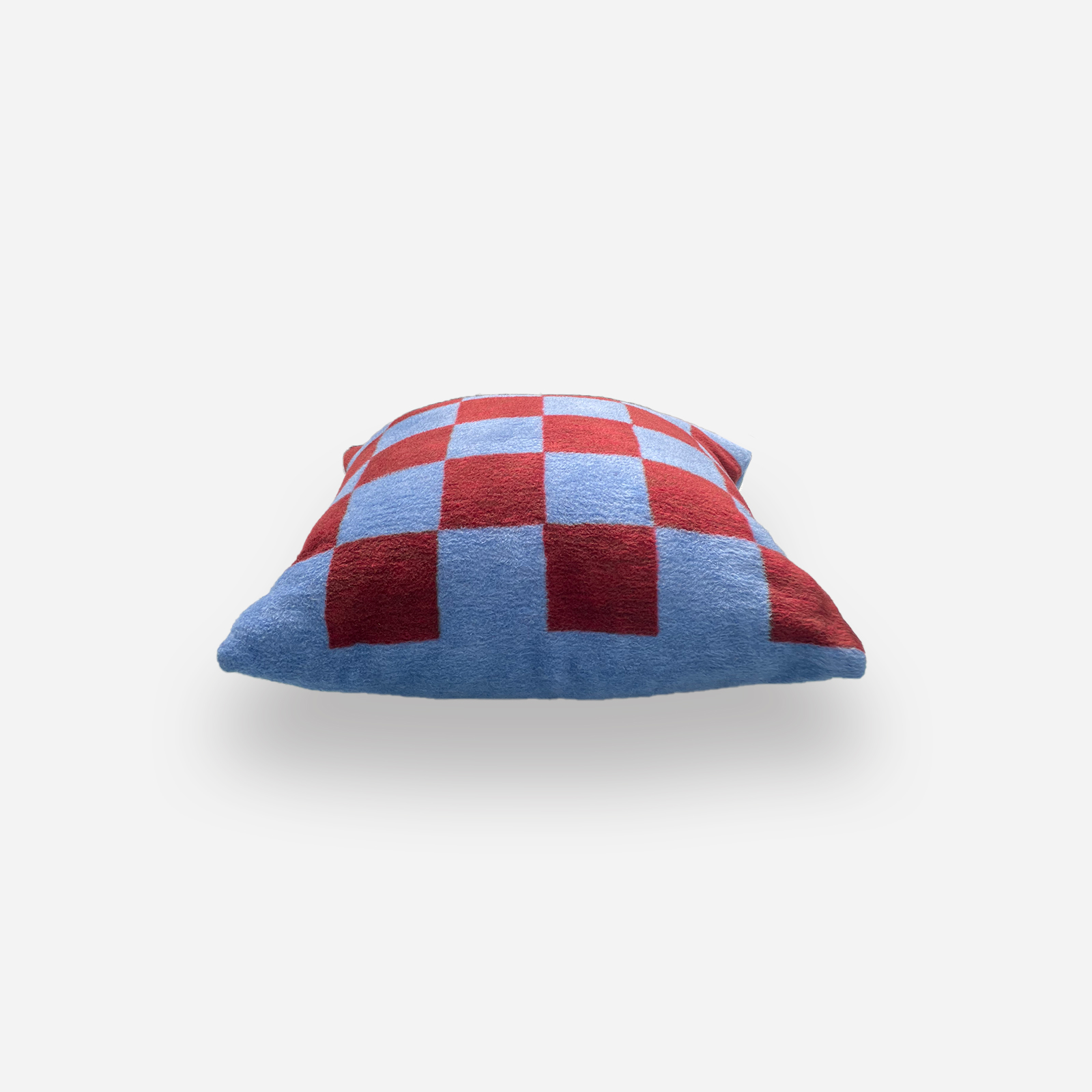 BurgundyBlue_ps | Hogai Puszysta poduszka w szachownicę chess burgundy-blue hogai – miękka poduszka żakardowa w kolorze bordowym i niebieskim.