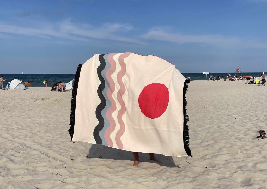 Hogai surfer red throw- idealnafor a beach in polish style