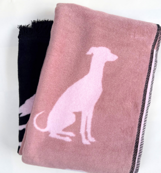 Bawełniany koc Pink Lukier z kolekcji Iggy – designerski pled HOGAI z motywem psa - detal